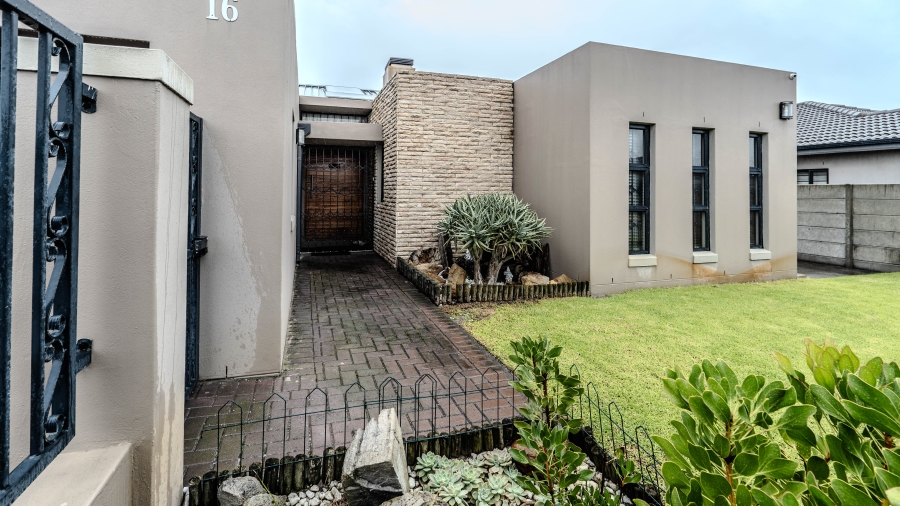 3 Bedroom Property for Sale in Sonkring Western Cape